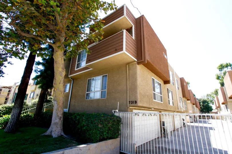 The garages at the botton of 7319 Hazeltine Ave in Van Nuys