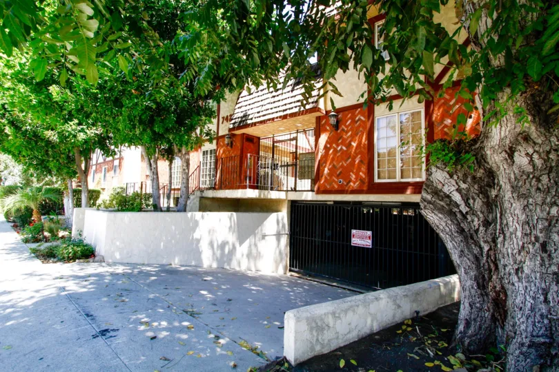 The windows seen at 7422 Hazeltine Ave in Van Nuys