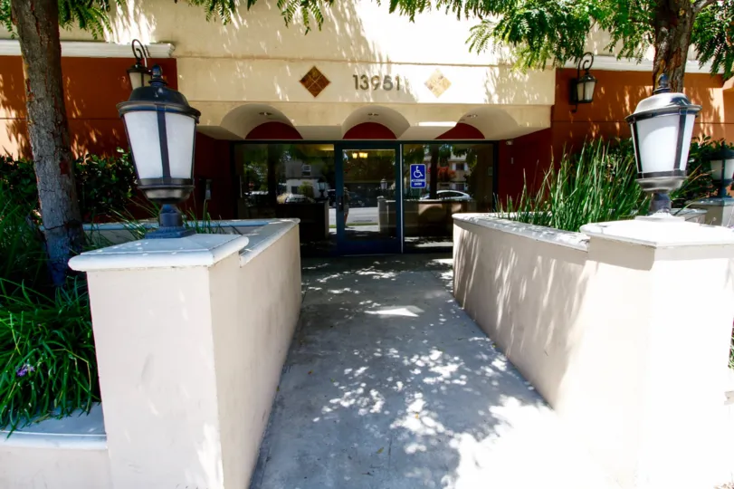 The entryway into Casa Marbella