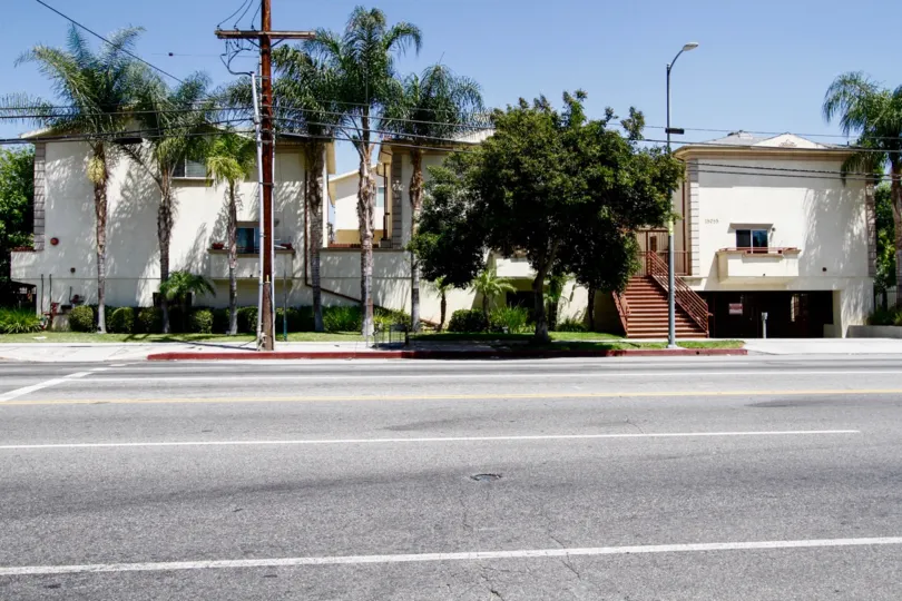 The Galaxy Victory Townhomes building in Van Nuys