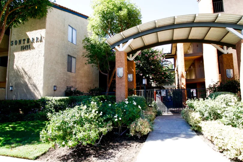 The entrance into Sonterra in Van Nuys