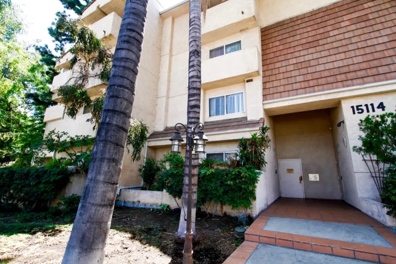 The entrance into Terrace Court in Van Nuys