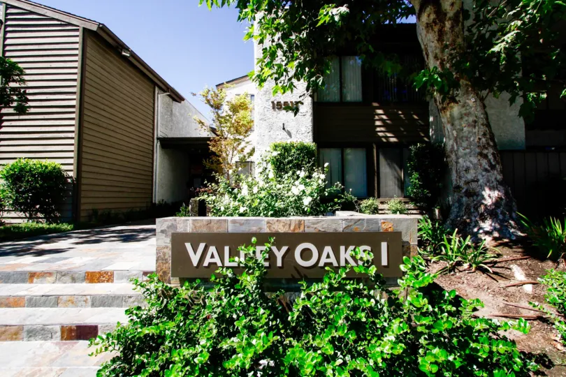The sign announcing Valley Oaks I