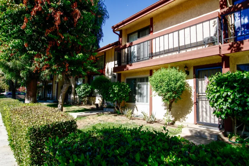 The landscaping around Vanowen Forbes Townhomes