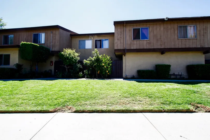 The landscaping at Walnut Gardens I in Van Nuys