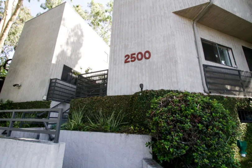 The building numbers at 2500 Abbot Kinney in Venice