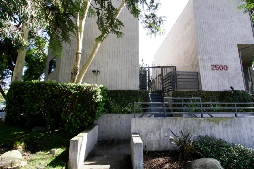 The stairs to the entrance of 2500 Abbot Kinney