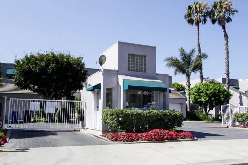The Del Rey Colony entrance in Venice