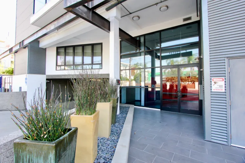 A sleek, modern multi-family housing unit in Venice, California