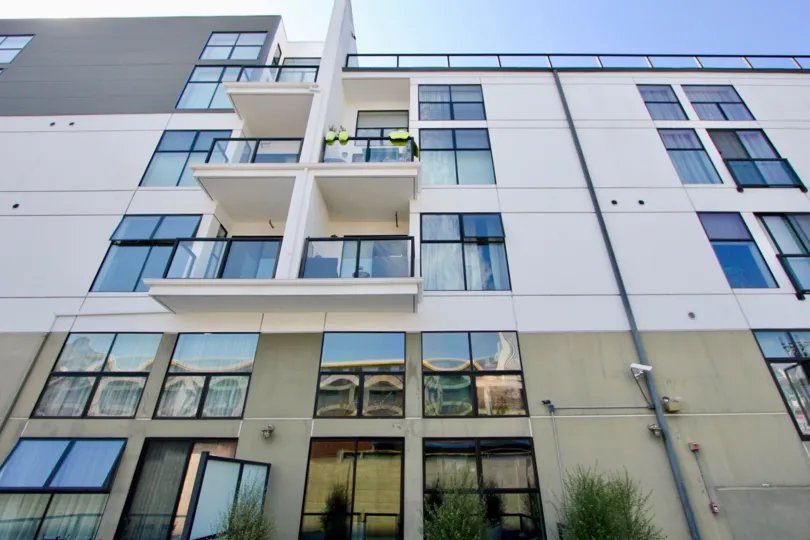 breathtaking view of Del Rey Lofts, Venice, California