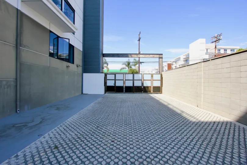 Beautiful Sunny Day In DEL REY LOFTS, Stuck with a poor view of cement walls