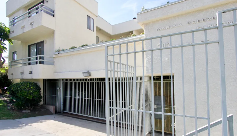 Amazingly modern and serene Marina Breeze Apartment, venice, California
