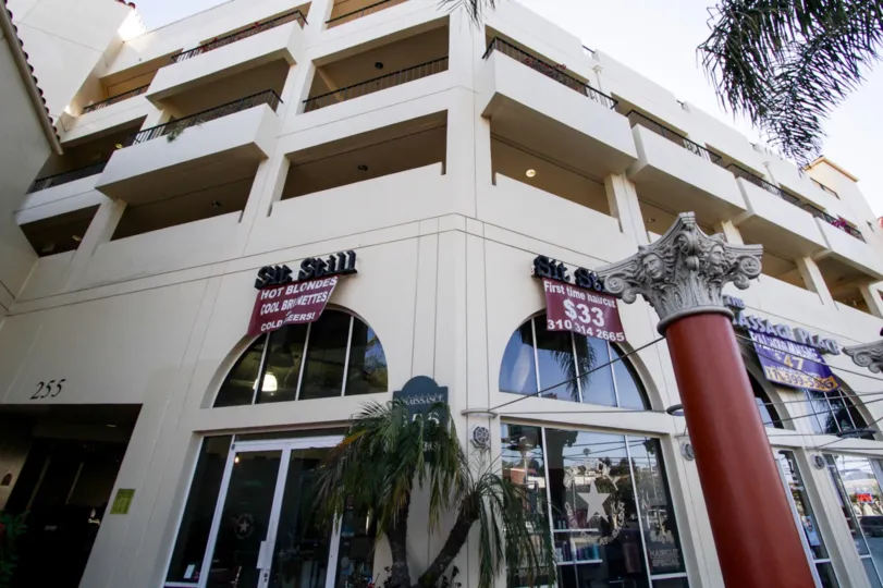 The parking at Parkwood Van Nuys