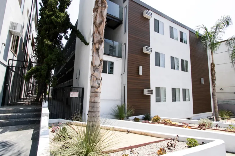 The building at 1124 N La Cienega in West Hollywood