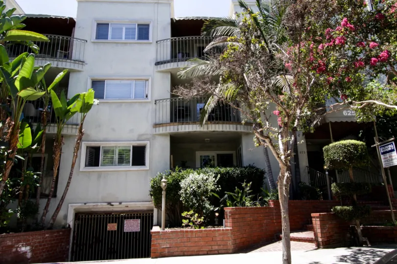 The walkway up to 625 N Flores in West Hollywood