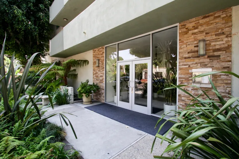 The entrance into 645 Westmount in West Hollywood