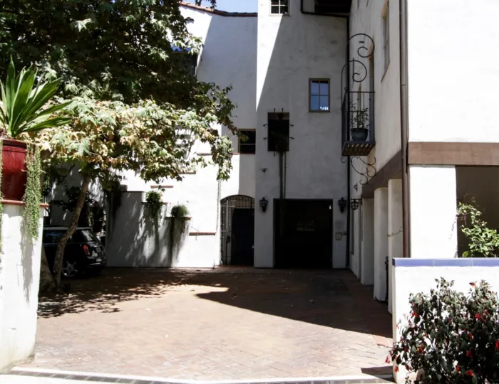 The entryway into 7 Fountains