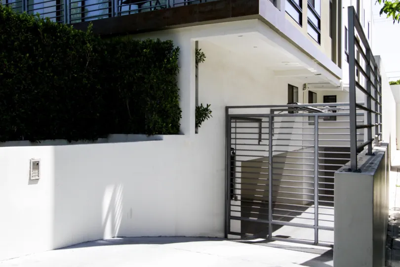 The parking at 812 N Croft in West Hollywood