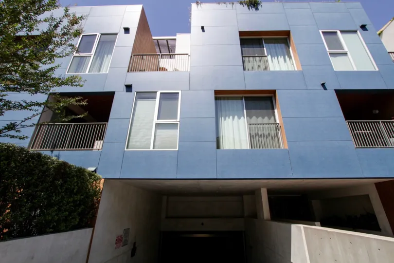 The windows at 855 Croft in West Hollywood