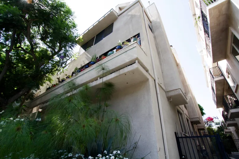 The balconies at 8839 Cynthia in West Hollywood