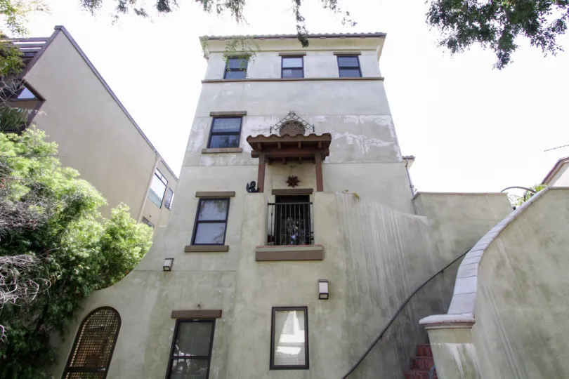 The windows seen at 917 Sierra Bonita in West Hollywood