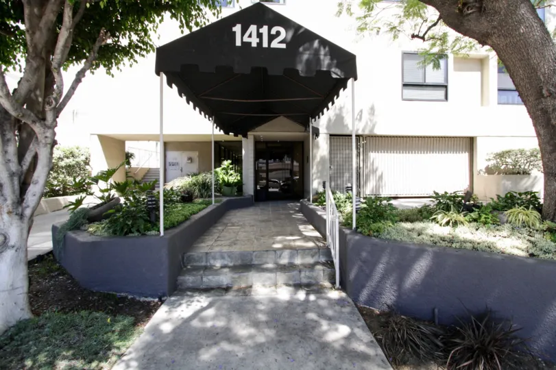 The address into De Voltaire in West Hollywood
