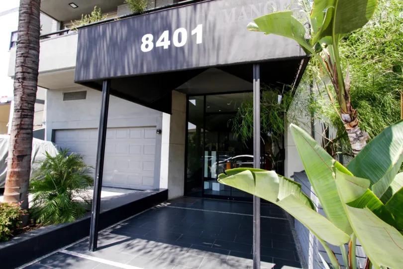 The entrance into Fountain Springs in West Hollywood