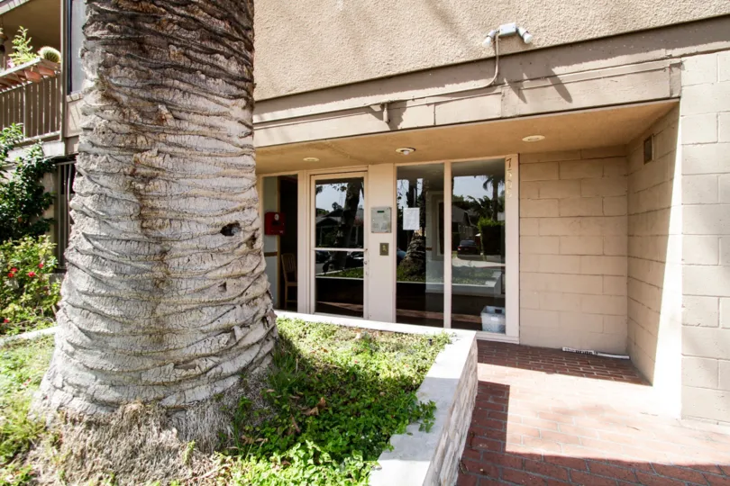 The entryway into Hampton West