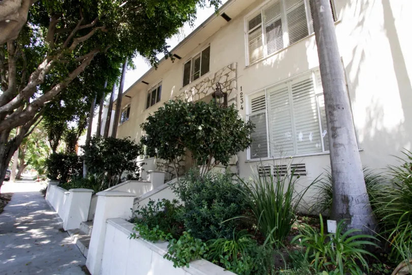 The Havenhurst Manor building in West Hollywood