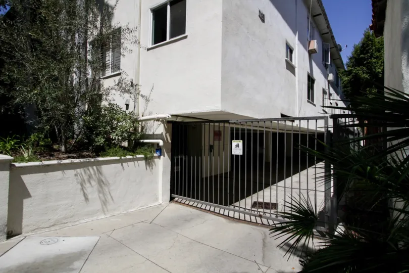 The parking at Havenhurst Manor in West Hollywood