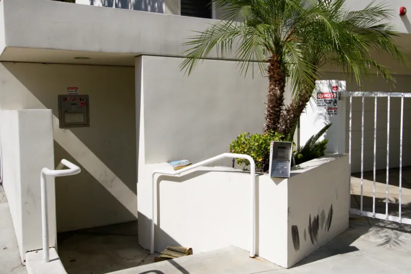 The entrance into Hilldale Terrace in West Hollywood