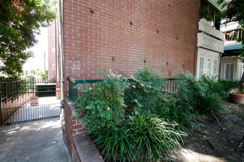 The greenery around Holloway Manor