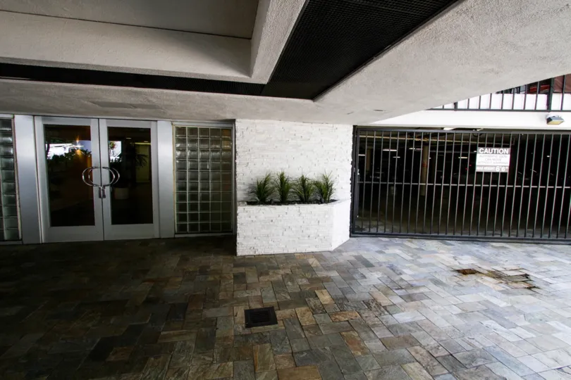 The entryway into the Holloway Terrace