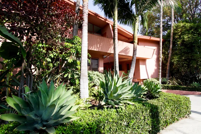 The landscaping around Hollywood Riviera