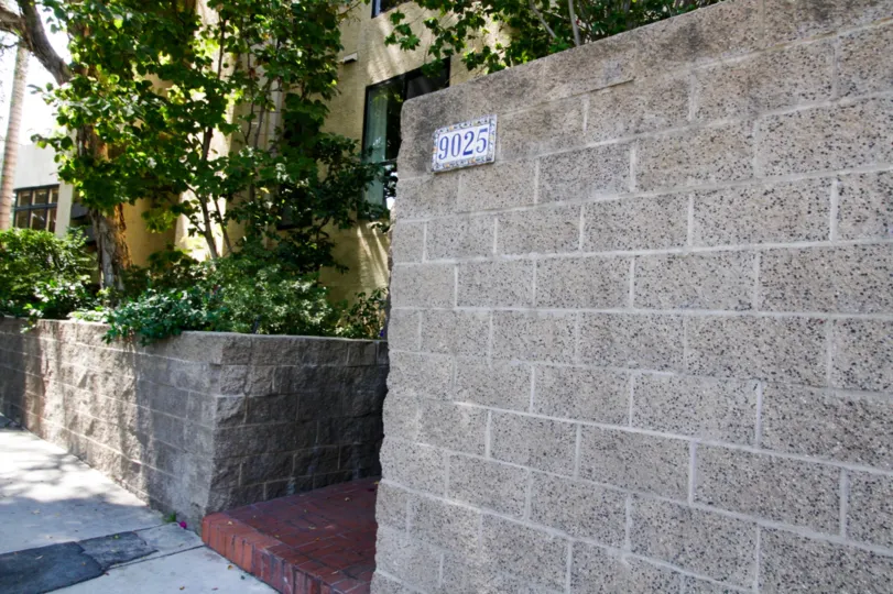 The address written on the wall next to Keith Avenue Condos in West Hollywood