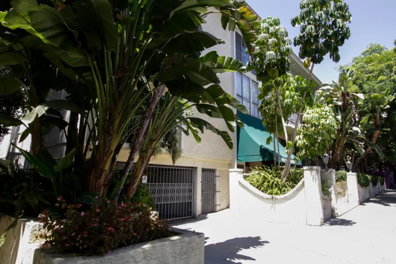 The landscaping at Kings Manor in West Hollywood