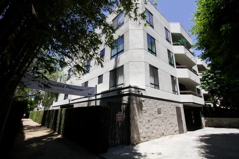 The hedges around Kings West