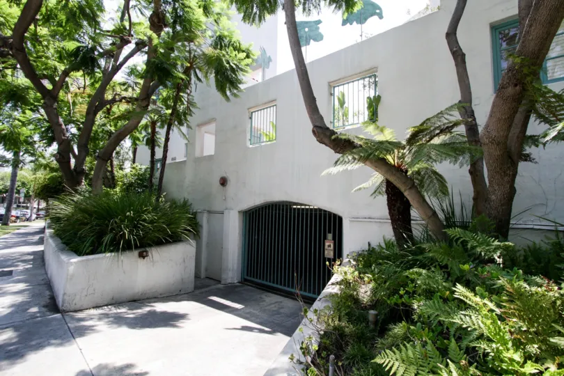 The parking for La Villa De Torre