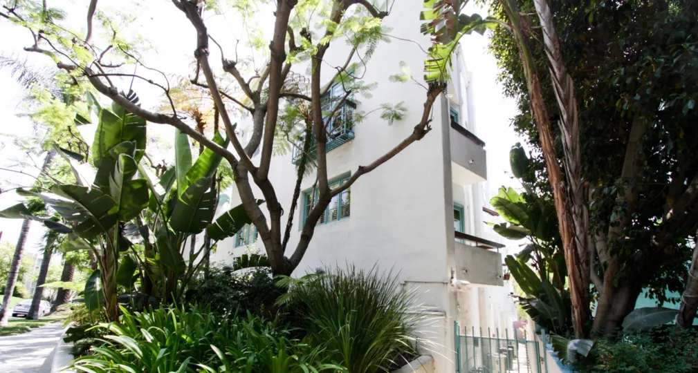 The landscaping around La Villa De Torre