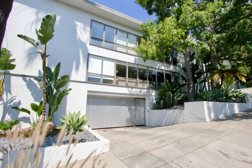 Larrabee Villas and her amazingly wonderful whitewalls, West Hollywood, California
