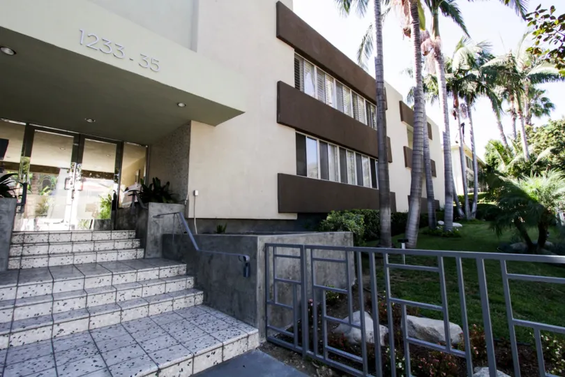 The entrance into Laurel Condos