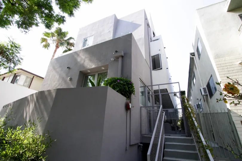 The entrance into Norton Court in West Hollywood