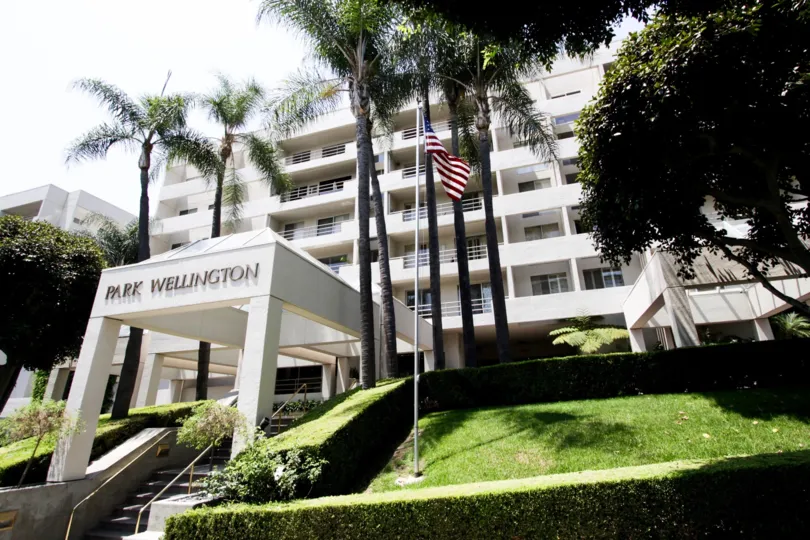 The entrance into Park Wellington