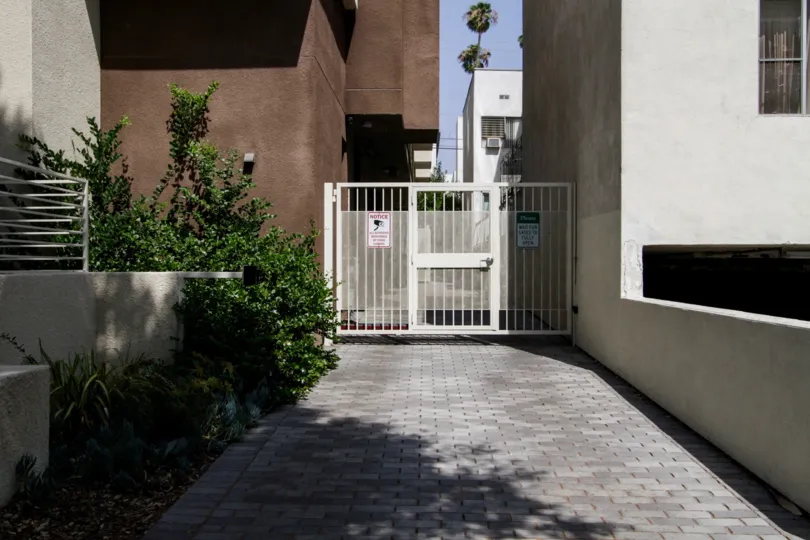 The side entrance into Stanview Court