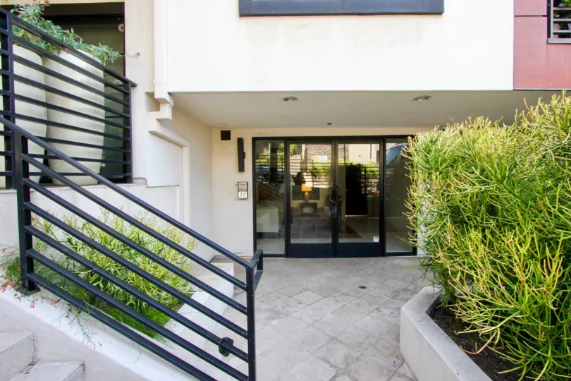 The nice hidden entrance way of The Shoreham Villas in the city of West Hollywood, California