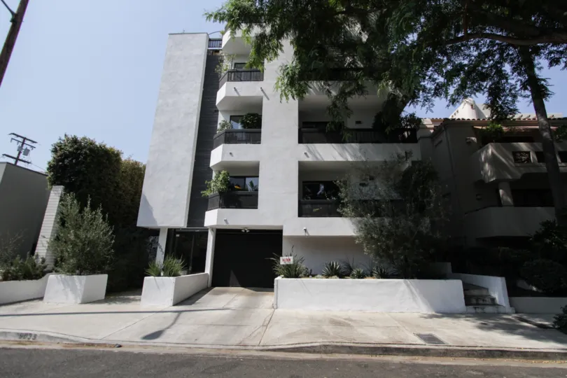 The Vista Grande Royale building
