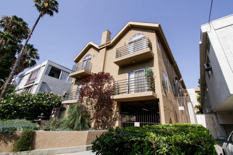 The architecture of the Vista Townhomes in West Hollywood