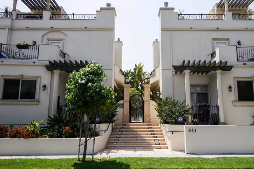 The entrance into Westmount Oasis in West Hollywood
