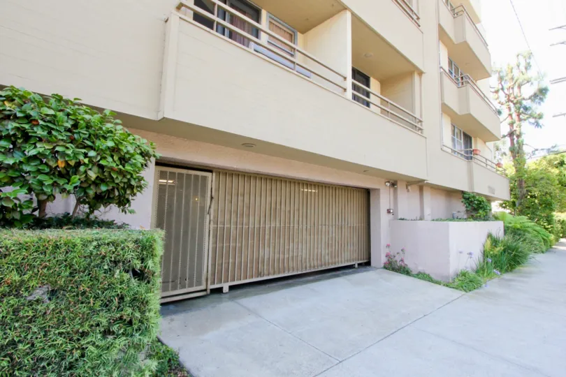 A truly graceful & luxury home to live with your loved once, experiencing the tranquility.