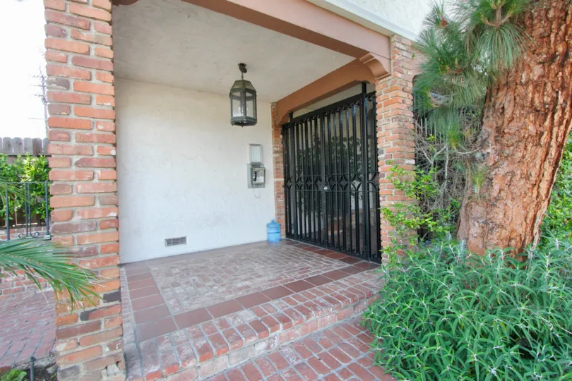 Amazing view of 11959 Nebraska and her entrance, West la, California
